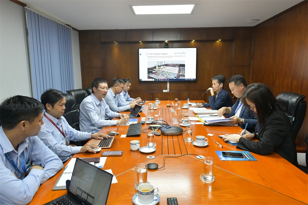 Toàn cảnh buổi làm việc của BSR và Công ty GSMEC về tìm hiểu cơ hội hợp tác đầu tư trong lĩnh vực chuyển đổi năng lượng Toàn cảnh buổi làm việc của BSR và Công ty GSMEC về tìm hiểu cơ hội hợp tác đầu tư trong lĩnh vực chuyển đổi năng lượng