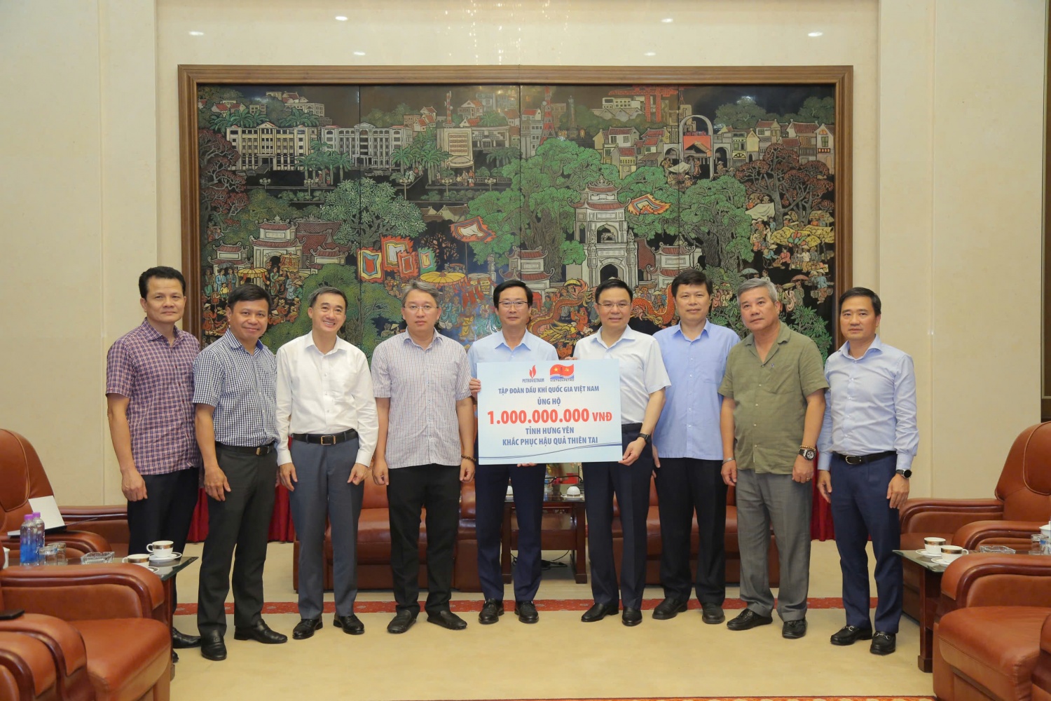 Petrovietnam hỗ trợ tỉnh Hưng Yên 4 tỷ đồng khắc phục hậu quả do bão số 3 gây ra Petrovietnam hỗ trợ tỉnh Hưng Yên khắc phục hậu quả do bão số 3 gây ra