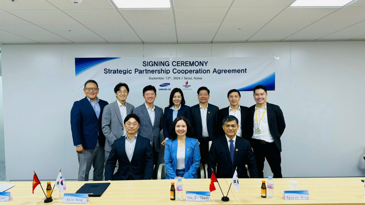PVCFC và SAMSUNG mở rộng phân phối sản phẩm chất lượng trên thị trường thế giới PVCFC và SAMSUNG mở rộng phân phối sản phẩm chất lượng trên thị trường thế giới