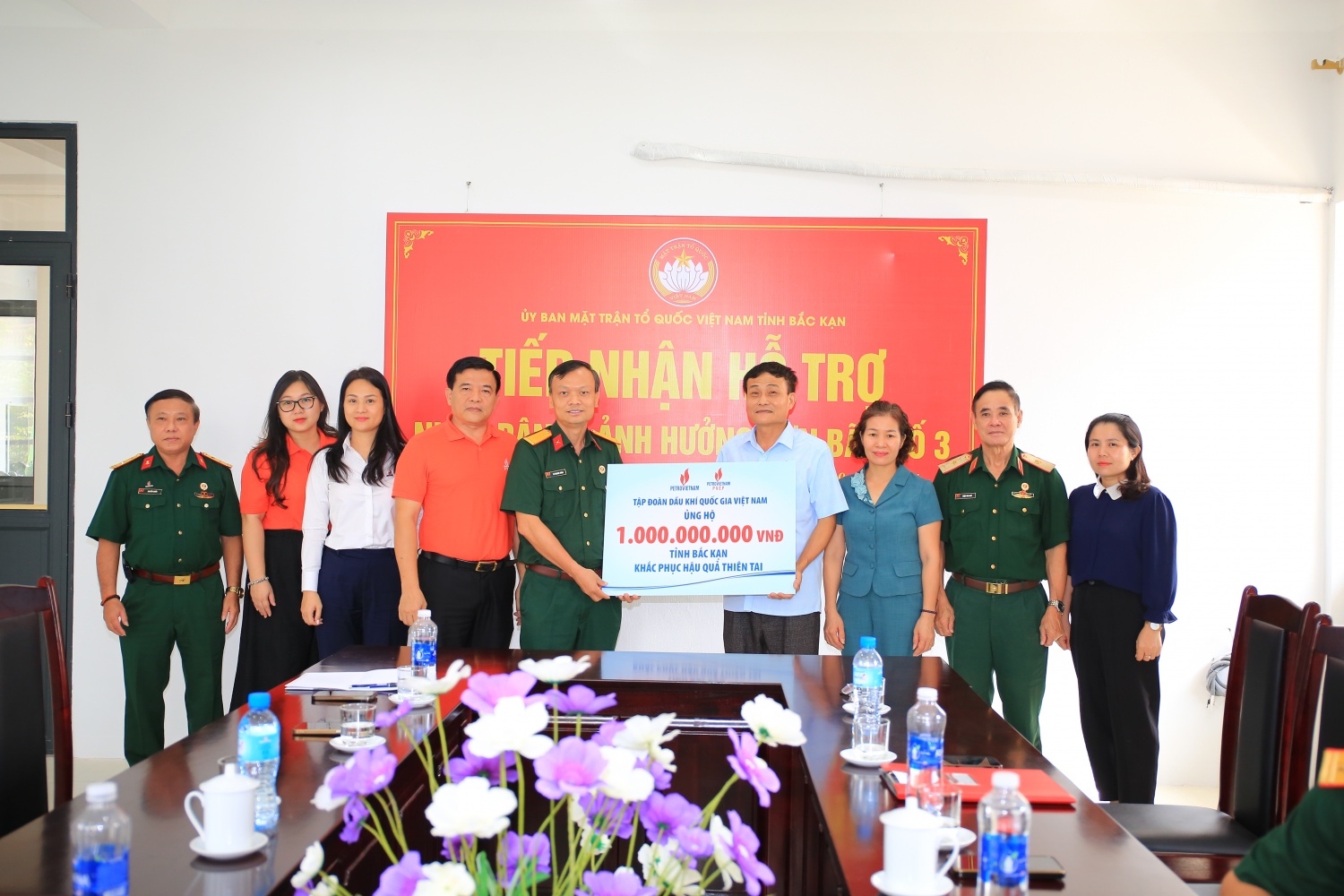 Petrovietnam hỗ trợ khắc phục hậu quả cơn bão số 3 tại tỉnh Bắc Cạn Petrovietnam trao hỗ trợ tại Bắc Cạn