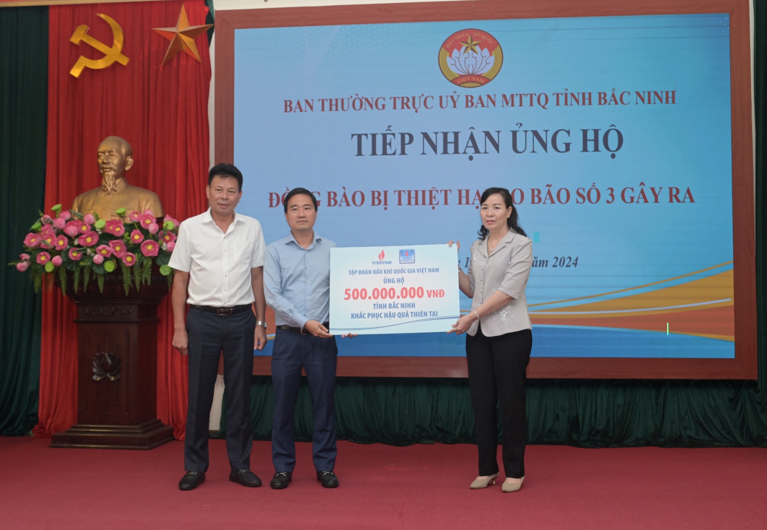Petrovietnam thăm, động viên chính quyền, nhân dân bị ảnh hưởng bởi bão số 3 tại Bắc Ninh, Bắc Giang Petrovietnam thăm, động viên chính quyền, nhân dân bị ảnh hưởng bởi bão số 3 tại Bắc Ninh, Bắc Giang
