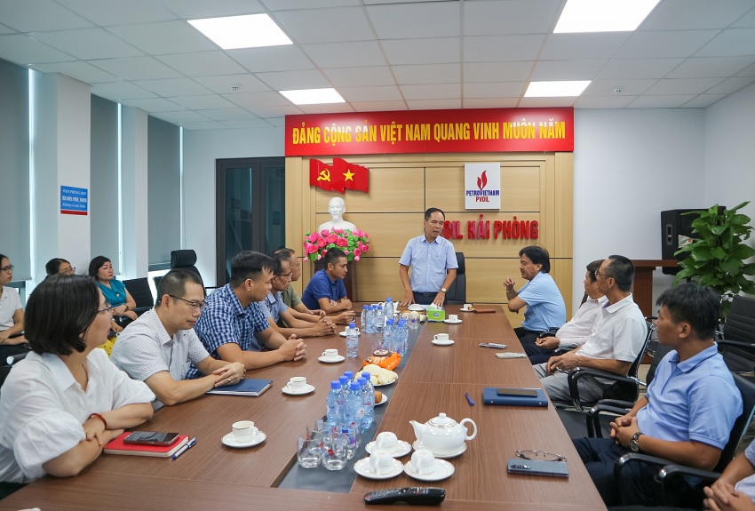 Hội Dầu khí Việt Nam trao nghĩa tình đến Người lao động Dầu khí bị ảnh hưởng bão số 3 Hội Dầu khí Việt Nam trao nghĩa tình đến Người lao động Dầu khí bị ảnh hưởng bão số 3