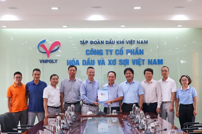Hội Dầu khí Việt Nam trao nghĩa tình đến Người lao động Dầu khí bị ảnh hưởng bão số 3 Hội Dầu khí Việt Nam trao nghĩa tình đến Người lao động Dầu khí bị ảnh hưởng bão số 3