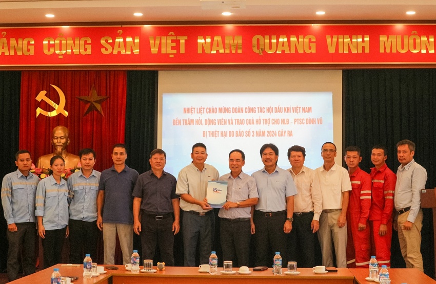 Hội Dầu khí Việt Nam trao nghĩa tình đến Người lao động Dầu khí bị ảnh hưởng bão số 3 Hội Dầu khí Việt Nam trao nghĩa tình đến Người lao động Dầu khí bị ảnh hưởng bão số 3