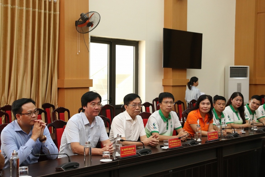 Đoàn công tác Petrovietnam tại buổi làm việc tỉnh Tuyên Quang Nghĩa tình người Dầu khí hỗ trợ đồng bào tỉnh Tuyên Quang khắc phục hậu quả do bão số 3 gây ra