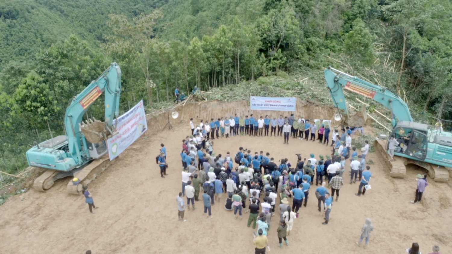 Petrovietnam khởi công tái thiết toàn bộ khu dân cư thôn Kho Vàng (xã Cốc Lầu, huyện Bắc Hà, tỉnh Lào Cai) Petrovietnam khởi công tái thiết toàn bộ khu dân cư thôn Kho Vàng (xã Cốc Lầu, huyện Bắc Hà, tỉnh Lào Cai)