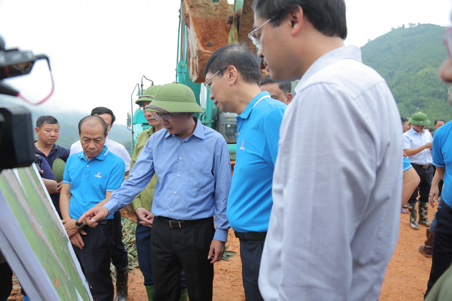 Petrovietnam khởi công tái thiết toàn bộ khu dân cư thôn Kho Vàng (xã Cốc Lầu, huyện Bắc Hà, tỉnh Lào Cai) Petrovietnam khởi công tái thiết toàn bộ khu dân cư thôn Kho Vàng (xã Cốc Lầu, huyện Bắc Hà, tỉnh Lào Cai)