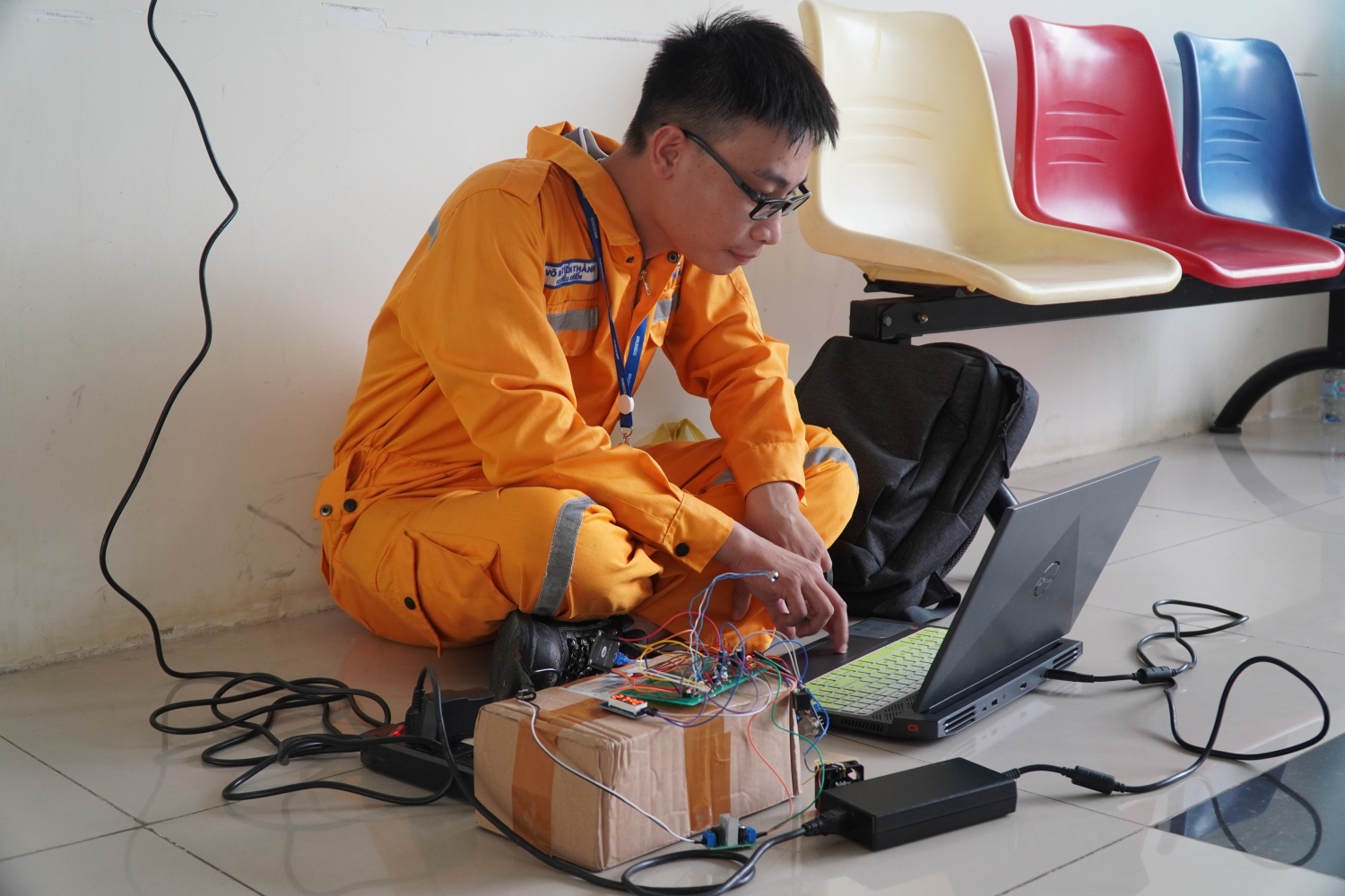 Các thí sinh chuẩn bị nghiêm túc, tập trung cao độ hoàn thành bài thi Các thí sinh chuẩn bị nghiêm túc, tập trung cao độ hoàn thành bài thi