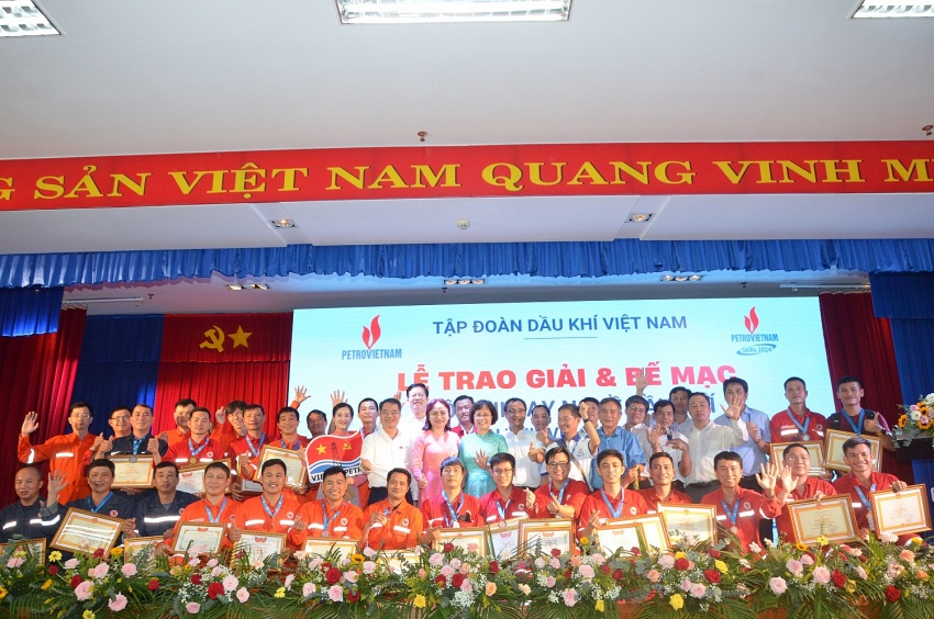 Bế mạc Hội thi tay nghề Dầu khí lần thứ VIII năm 2024: Tôn vinh những bàn tay vàng của ngành Dầu khí Bế mạc Hội thi tay nghề Dầu khí lần thứ VII năm 2024: Tôn vinh những bàn tay vàng của ngành Dầu khí