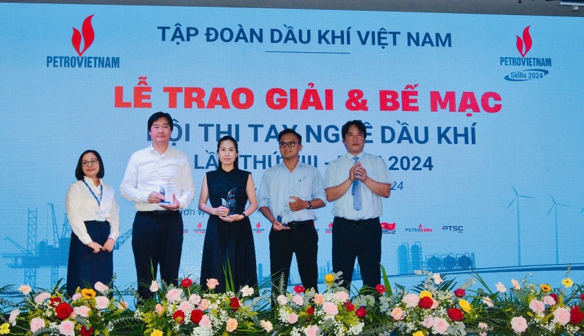 Bế mạc Hội thi tay nghề Dầu khí lần thứ VII năm 2024: Tôn vinh những bàn tay vàng của ngành Dầu khí Bế mạc Hội thi tay nghề Dầu khí lần thứ VII năm 2024: Tôn vinh những bàn tay vàng của ngành Dầu khí