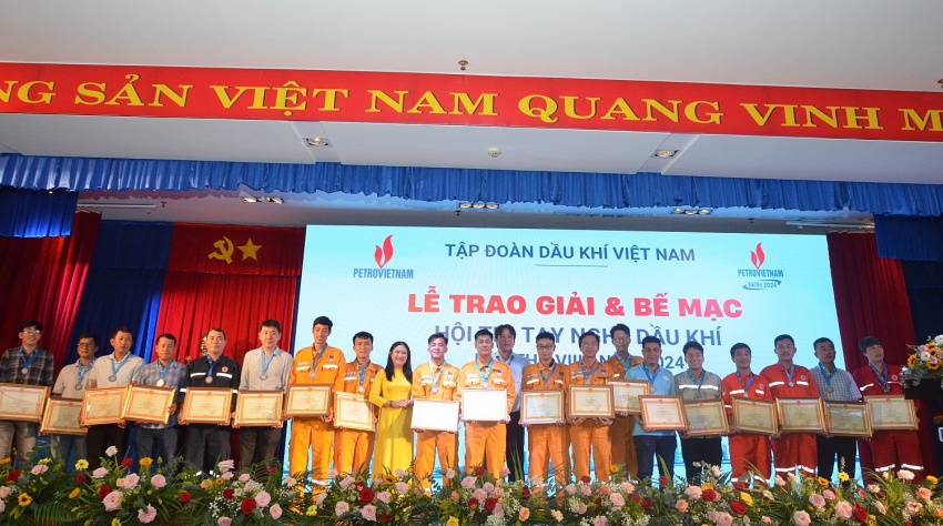 Bế mạc Hội thi tay nghề Dầu khí lần thứ VIII năm 2024: Tôn vinh những bàn tay vàng của ngành Dầu khí Bế mạc Hội thi tay nghề Dầu khí lần thứ VII năm 2024: Tôn vinh những bàn tay vàng của ngành Dầu khí