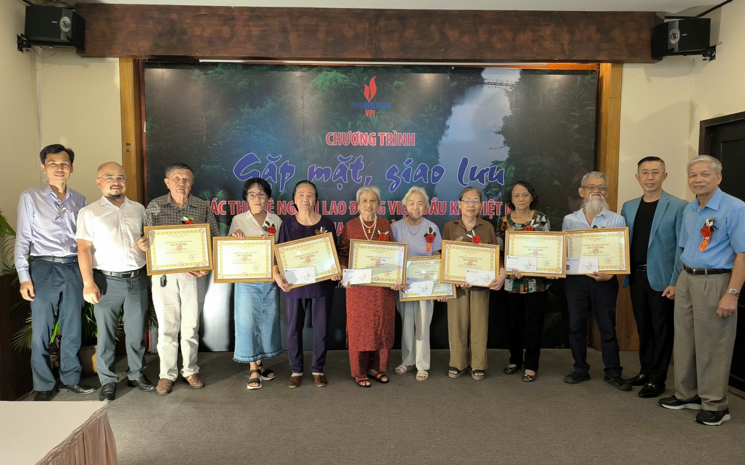 VPI tri ân các thế hệ cán bộ, người lao động qua các thời thời kỳ VPI tri ân các thế hệ cán bộ, người lao động qua các thời thời kỳ