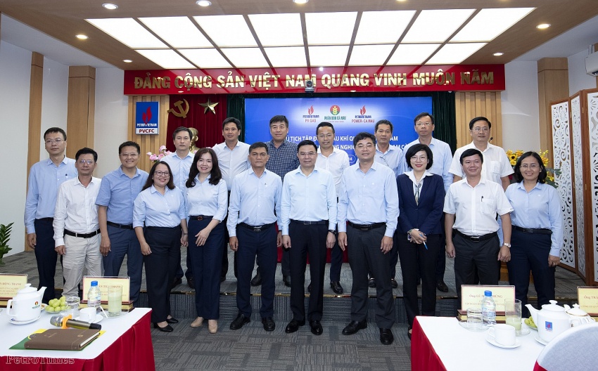 Chủ tịch HĐTV Petrovietnam Lê Mạnh Hùng làm việc với Cụm Khí - Điện - Đạm Cà Mau về định hướng phát triển Chủ tịch HĐTV Petrovietnam Lê Mạnh Hùng làm việc với Cụm Khí - Điện - Đạm Cà Mau về định hướng phát triển