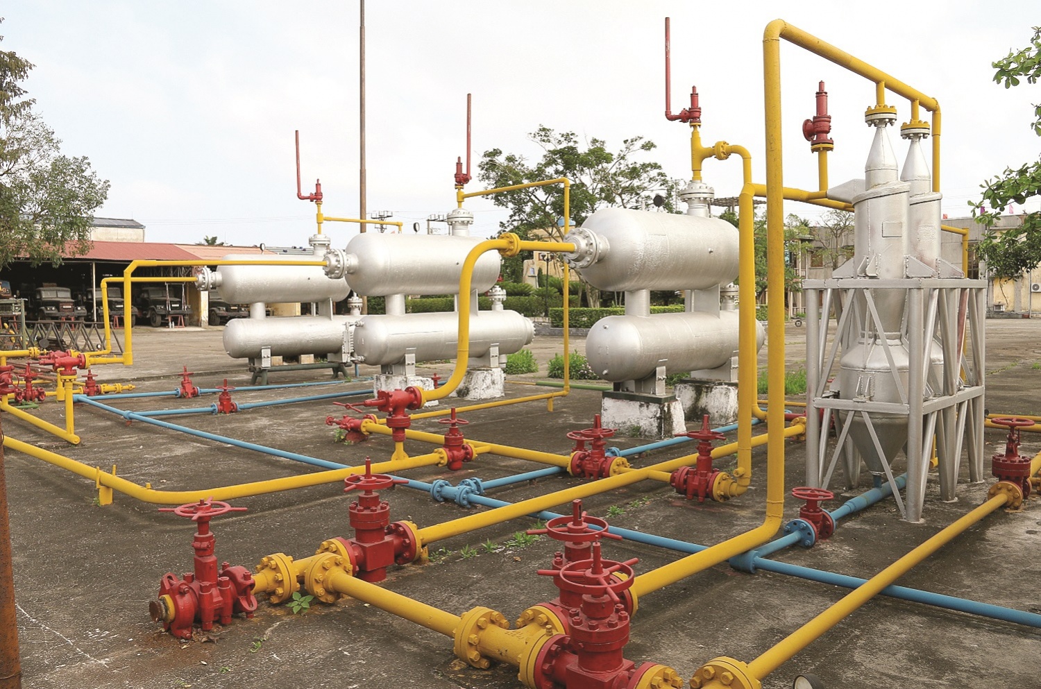 Trạm xử lý đầu tiên của mỏ khí Tiền Hải C được xây dựng trên nền Giếng 61 thuộc xã Đông Cơ, huyện Tiền Hải, tỉnh Thái Bình Người lính Quảng Trị trọn đời với ngành Dầu khí: Trạm xử lý đầu tiên của mỏ khí Tiền Hải C được xây dựng trên nền Giếng 61 thuộc xã Đông Cơ, huyện Tiền Hải, tỉnh Thái Bình