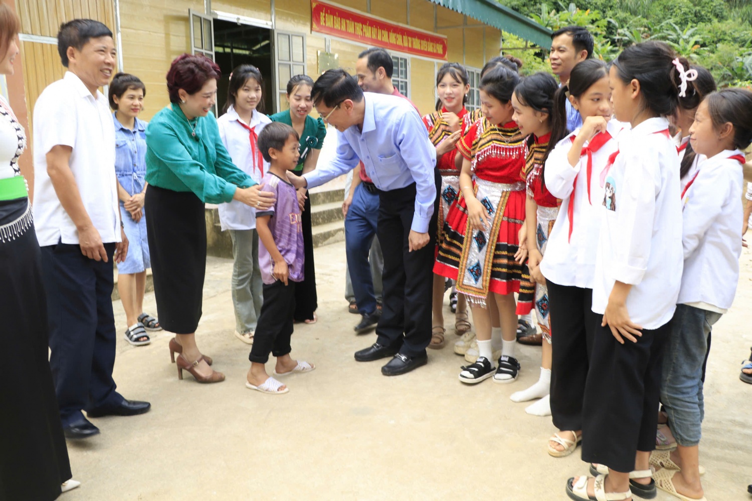 Petrovietnam khởi công xây dựng nhà nội trú cho học sinh nội trú Trường THCS Chiềng Đông, tỉnh Điện Biên Petrovietnam khởi công xây dựng nhà nội trú cho học sinh nội trú Trường THCS Chiềng Đông, tỉnh Điện Biên