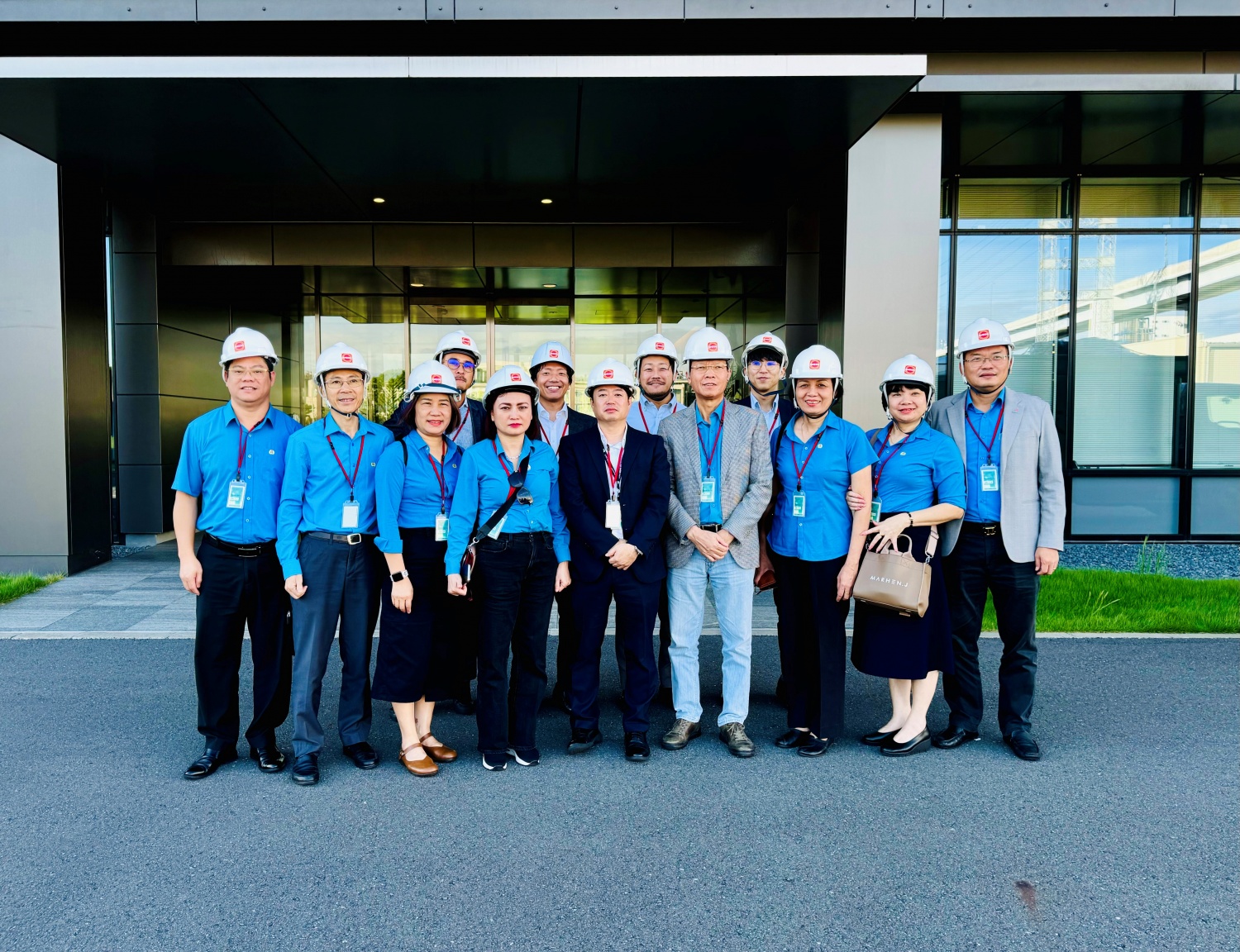 Đoàn công tác CĐ DKVN thăm Nhà máy Lọc hóa dầu ENEOS của Tập đoàn ENEOS tại Tokyo Đoàn công tác CĐ DKVN thăm Nhà máy Lọc hóa dầu ENEOS của Tập đoàn ENEOS tại Tokyo
