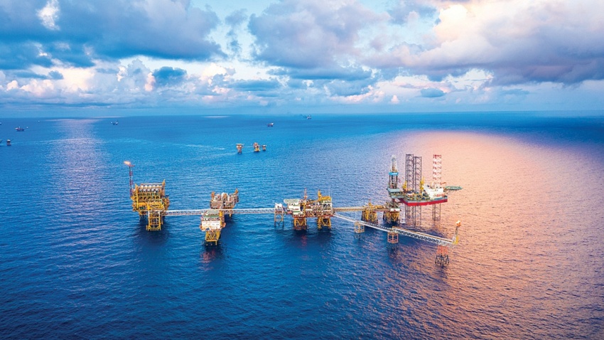 Chuyển đổi số toàn diện là chiến lược đặc biệt quan trọng đối với Petrovietnam Hoạt động khai thác dầu khí trên biển của Petrovietnam