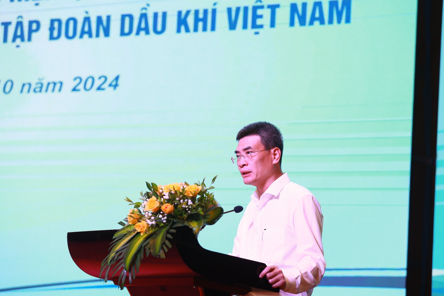 ông Dương Mạnh Sơn – Phó Tổng Giám đốc Petrovietnam phát biểu khai mạc hội nghị. ông Dương Mạnh Sơn – Phó Tổng Giám đốc Petrovietnam phát biểu khai mạc hội nghị.