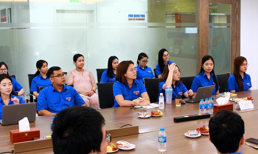 Đảng ủy, Ban Tổng Giám đốc PQPOC đối thoại với người lao động và đoàn viên, thanh niên Đảng ủy, Ban Tổng Giám đốc PQPOC đối thoại với người lao động và đoàn viên, thanh niên