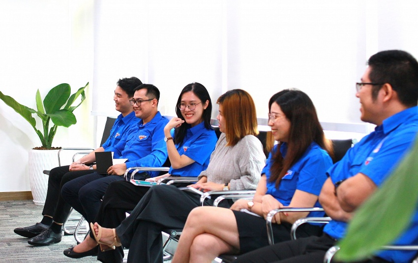 Đảng ủy, Ban Tổng Giám đốc PQPOC đối thoại với người lao động và đoàn viên, thanh niên Đảng ủy, Ban Tổng Giám đốc PQPOC đối thoại với người lao động và đoàn viên, thanh niên