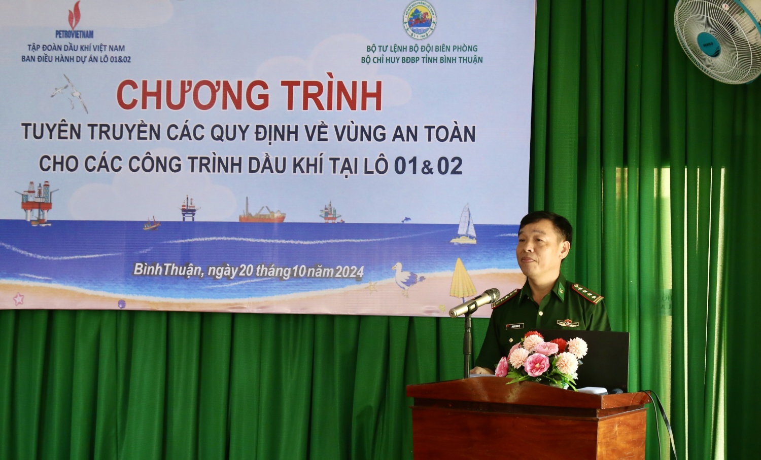 Petrovietnam và Bộ Tư lệnh Bộ đội Biên phòng tuyên truyền bảo vệ an ninh, an toàn các công trình dầu khí tại Lô 01&02 Petrovietnam tuyên truyền về vùng an toàn cho các công trình dầu khí tại lô 01 02