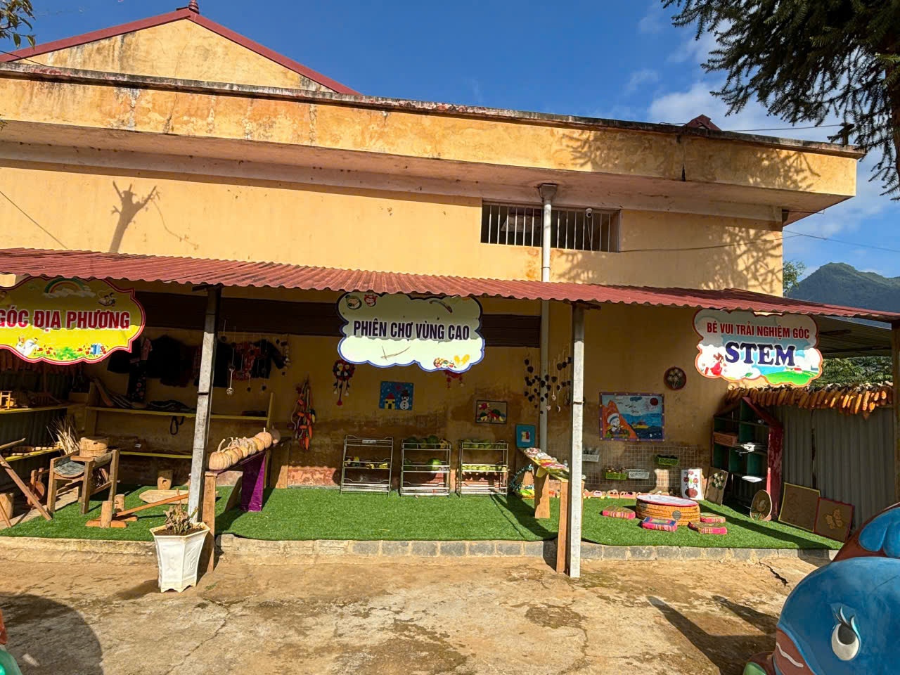 Công đoàn Cơ quan Công ty mẹ Công ty CP PVI thực hiện an sinh xã hội tại Yên Bái Công đoàn Cơ quan Công ty mẹ Công ty CP PVI thực hiện an sinh xã hội tại Yên Bái