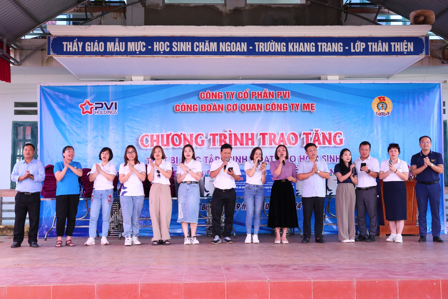 Công đoàn Cơ quan Công ty mẹ Công ty CP PVI thực hiện an sinh xã hội tại Yên Bái Công đoàn Cơ quan Công ty mẹ Công ty CP PVI thực hiện an sinh xã hội tại Yên Bái