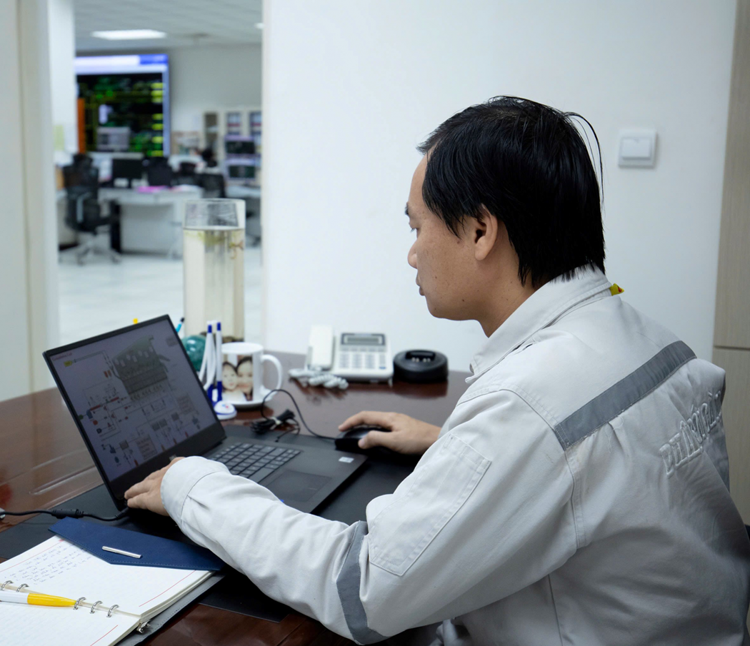 Hai kỹ sư PVCFC được trao tặng bằng Lao động sáng tạo của Tổng Liên đoàn Lao động Việt Nam Hai kỹ sư PVCFC được trao tặng bằng Lao động sáng tạo của Tổng Liên đoàn Lao động Việt Nam 2