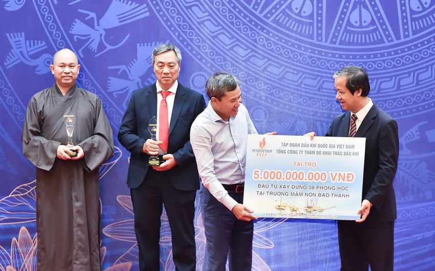 Petrovietnam và nhiều đơn vị thành viên được nhận Bằng khen trong công tác xã hội hóa, vì sự nghiệp giáo dục Petrovietnam và nhiều đơn vị thành viên được nhận Bằng khen trong công tác xã hội hóa, vì sự nghiệp giáo dục