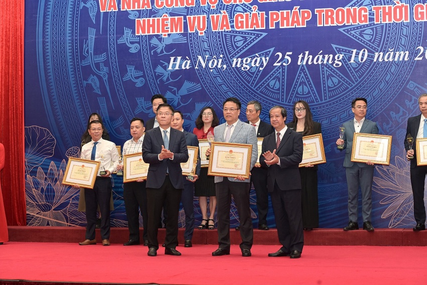 Petrovietnam vinh dự được nhận Bằng khen trong công tác xã hội hóa, vì sự nghiệp ngành Giáo dục Petrovietnam và nhiều đơn vị thành viên được nhận Bằng khen trong công tác xã hội hóa, vì sự nghiệp giáo dục