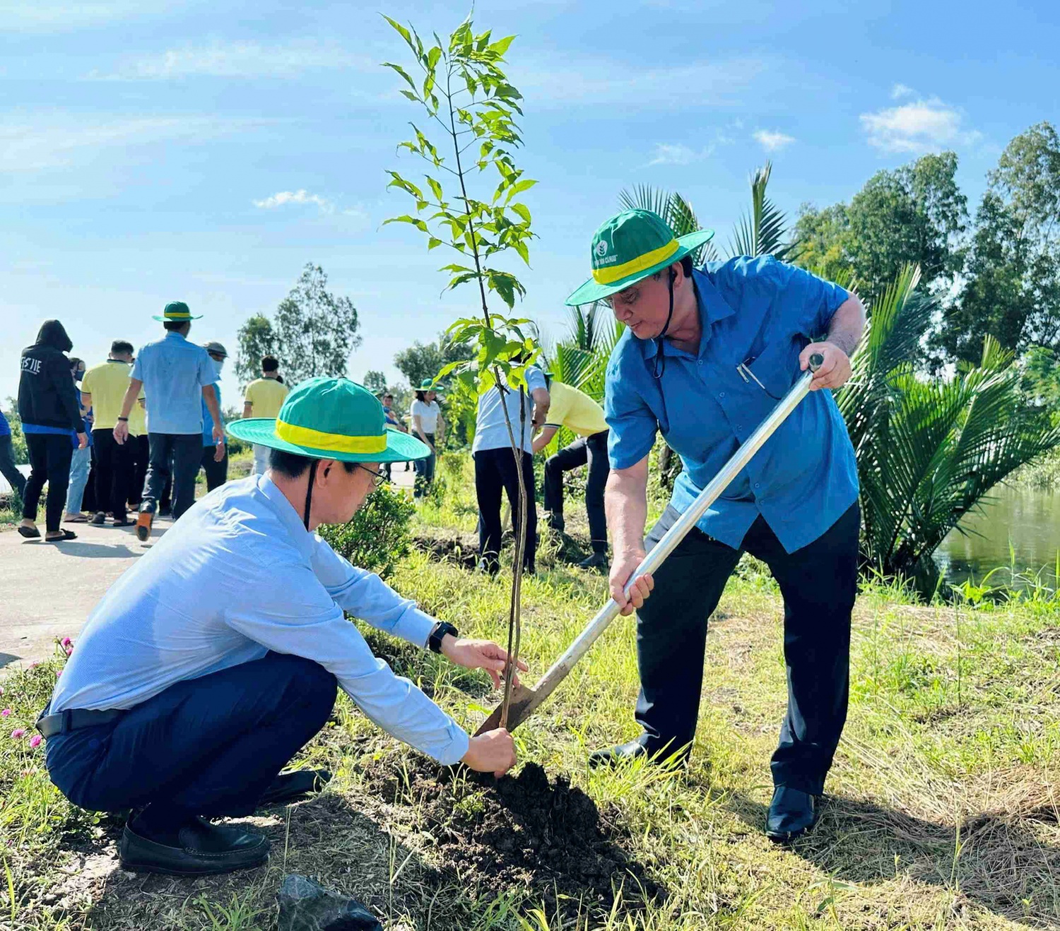 Phân bón Cà Mau thực hiện chuỗi an sinh xã hội tại huyện Cái Nước PVCFC thực hiện chuỗi hoạt động an sinh xã hội tại huyện Cái Nước (Cà Mau)