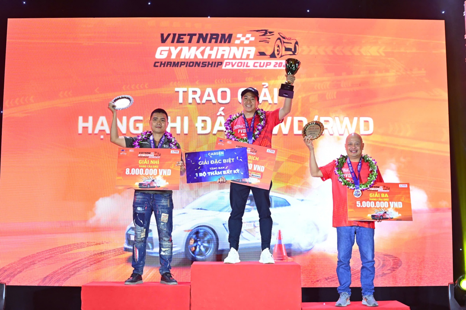 Ba vận động viên đạt thành tích cao nhất Hạng Cầu sau và Dẫn động 4 bánh (RWD và AWD). Ba vận động viên đạt thành tích cao nhất Hạng Cầu sau và Dẫn động 4 bánh (RWD và AWD).