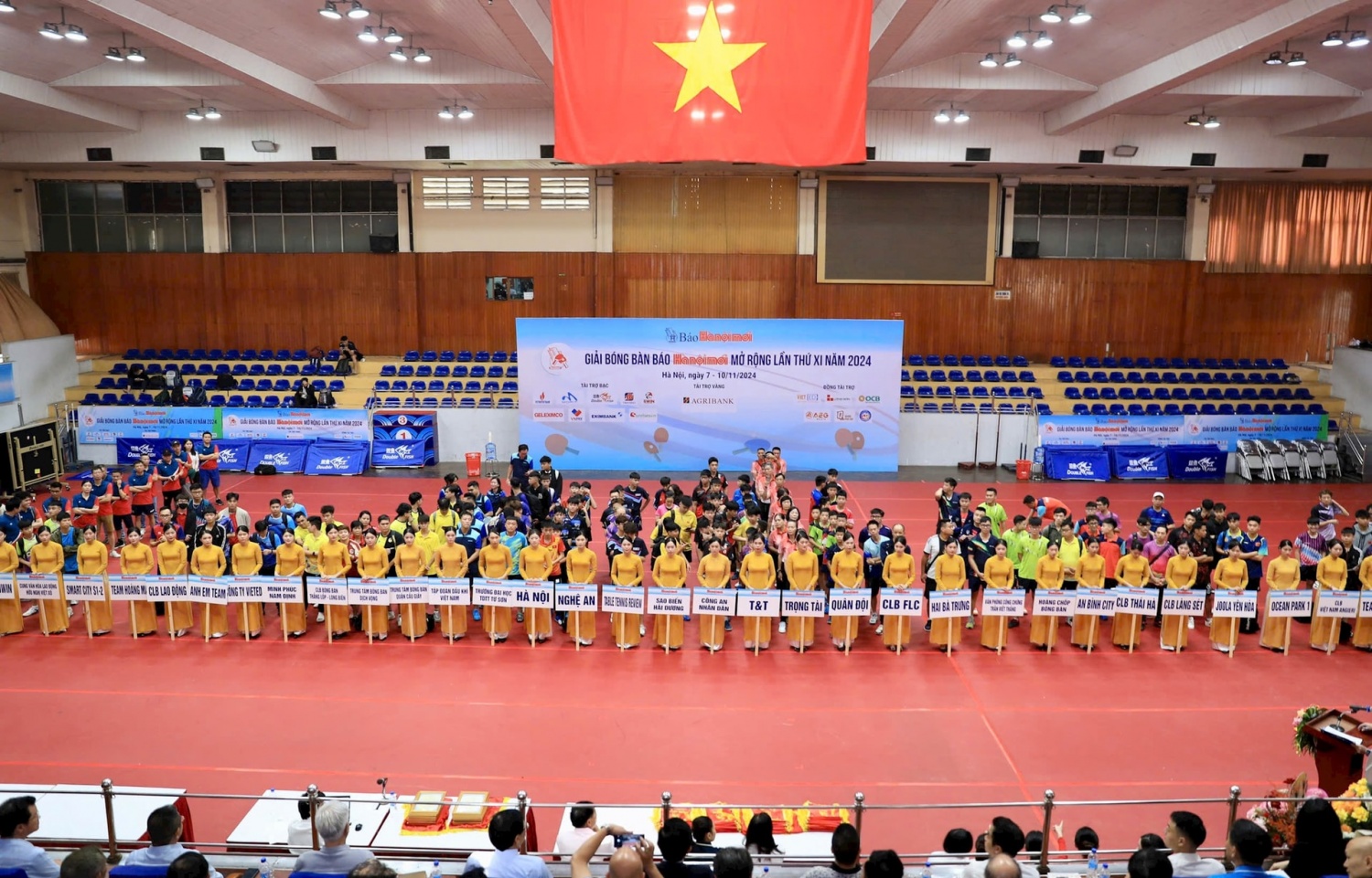 Toàn cảnh lễ khai mạc. Ảnh: Quang Thái Toàn cảnh lễ khai mạc. Ảnh: Quang Thái