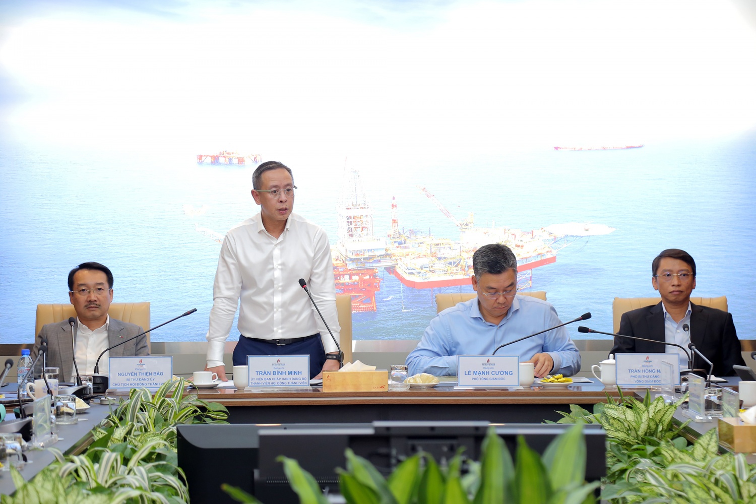 Công bố các quyết định bổ nhiệm lãnh đạo PVEP Công bố các quyết định bổ nhiệm lãnh đạo PVEP
