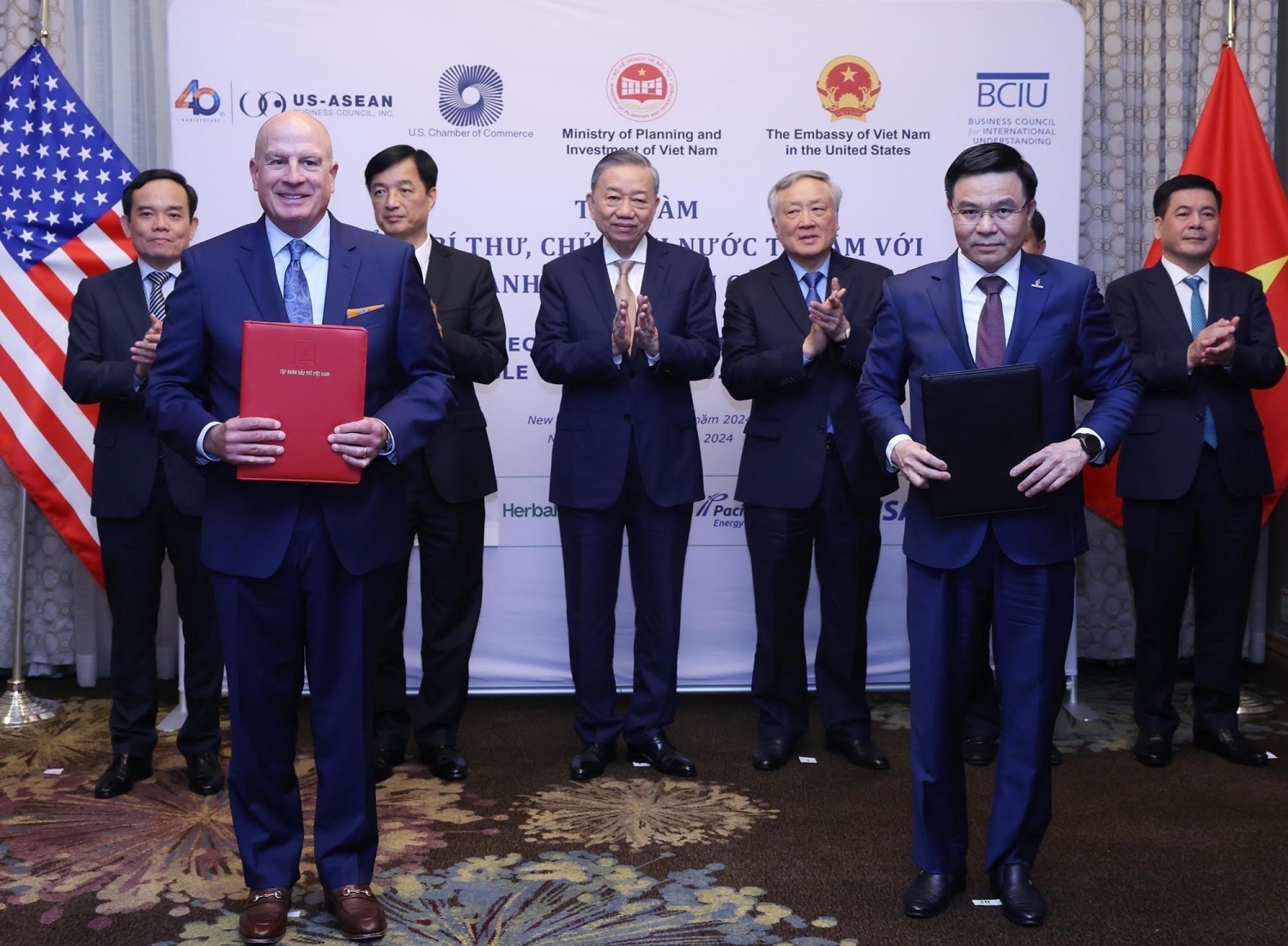 Petrovietnam ký kết hợp tác với các đối tác Hoa Kỳ về chuyển đổi số và năng lượng bền vững Petrovietnam quyết tâm đẩy mạnh Chuyển đổi số tại các đơn vị, doanh nghiệp