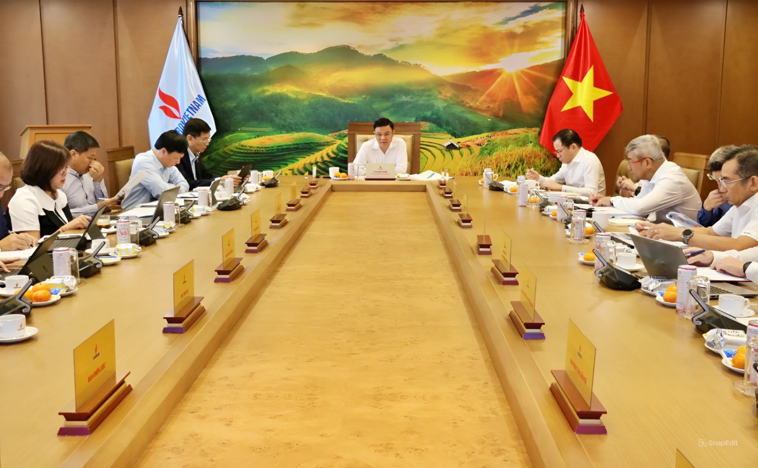 Petrovietnam xây dựng kế hoạch SXKD 2025: Kiên định duy trì nhịp độ tăng trưởng, phát triển bền vững Petrovietnam xây dựng kế hoạch SXKD 2025: Kiên định duy trì nhịp độ tăng trưởng, phát triển bền vững