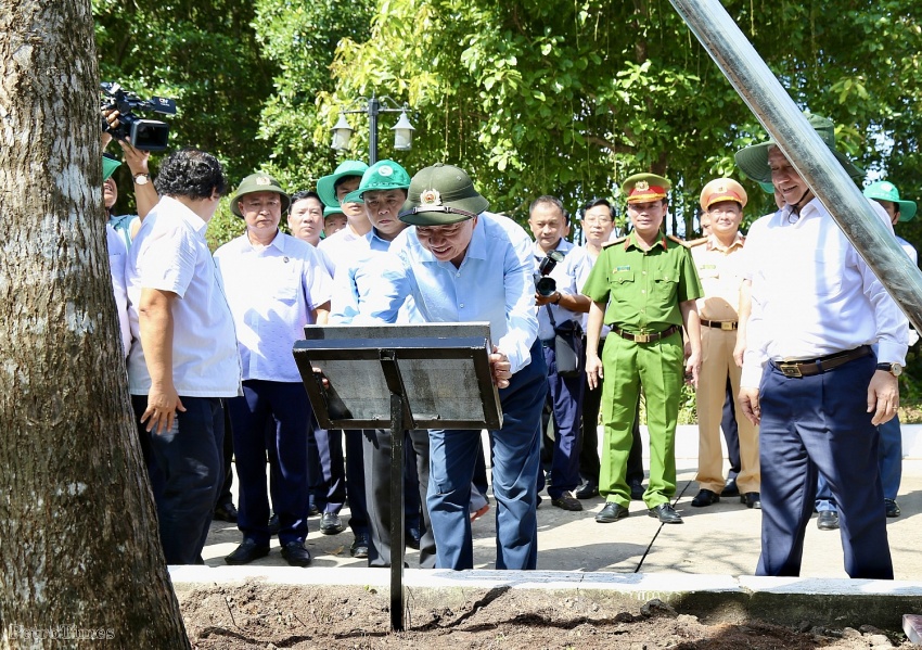 Tổng Bí thư Tô Lâm dự Ngày hội Đại đoàn kết toàn dân tộc tại Đất Mũi Nhiều hoạt động ý nghĩa của Tổng Bí thư Tô Lâm tại Đất Mũi