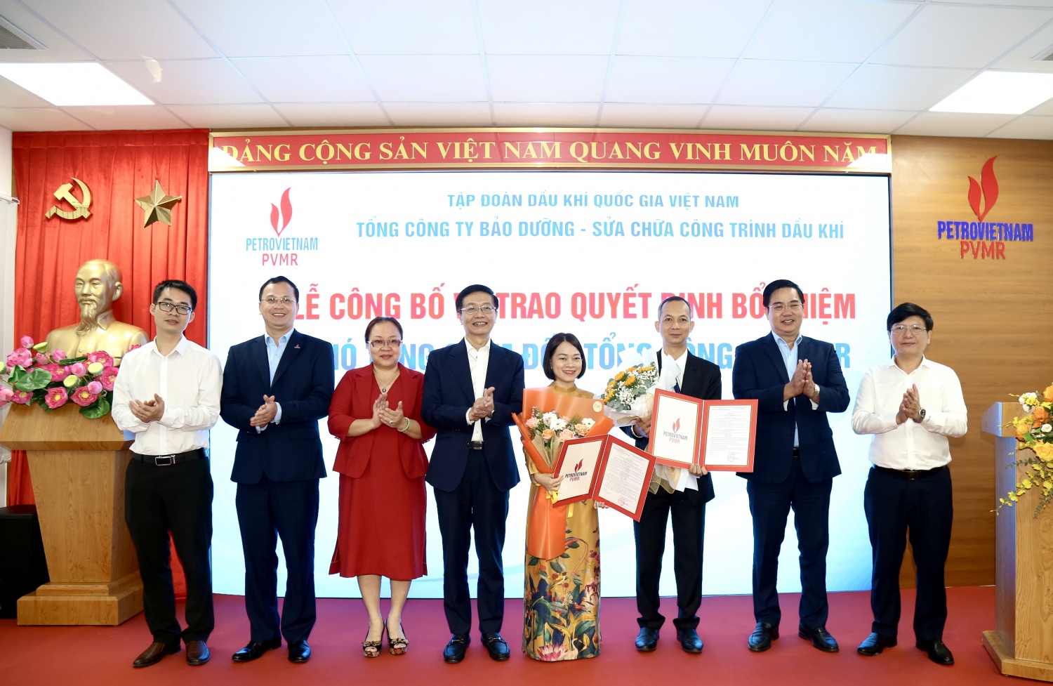 Trao quyết định chuẩn y cán bộ Ủy ban Kiểm tra Đảng ủy và bổ nhiệm các Phó Tổng Giám đốc PVMR PVMR trao quyết định chuẩn y, bổ nhiệm nhiều vị trí nhân sự chủ chốt 1