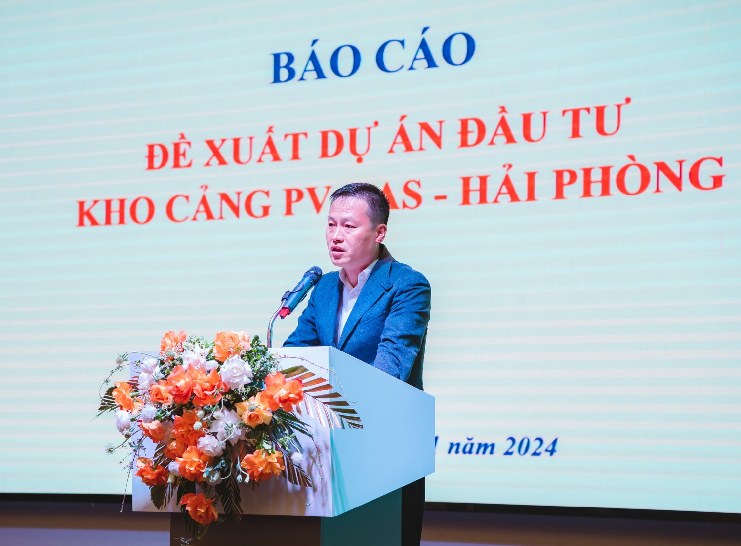 Lãnh đạo Công ty Quản lý dự án khí trình bày các đề xuất đầu tư Lãnh đạo Công ty Quản lý dự án khí trình bày các đề xuất đầu tư