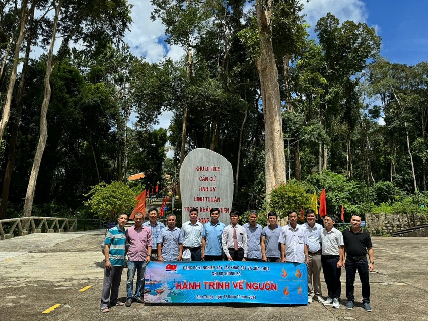 Chi bộ Xưởng Bờ Xí nghiệp Xây lắp - Tiên Phong Trong Công Tác Đảng và Sản Xuất Chi bộ Xưởng Bờ Xí nghiệp Xây lắp Tiên Phong Trong Công Tác Đảng và Sản Xuất