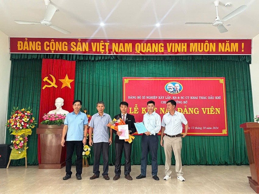 Chi bộ Xưởng Bờ Xí nghiệp Xây lắp - Tiên Phong Trong Công Tác Đảng và Sản Xuất Chi bộ Xưởng Bờ Xí nghiệp Xây lắp Tiên Phong Trong Công Tác Đảng và Sản Xuất