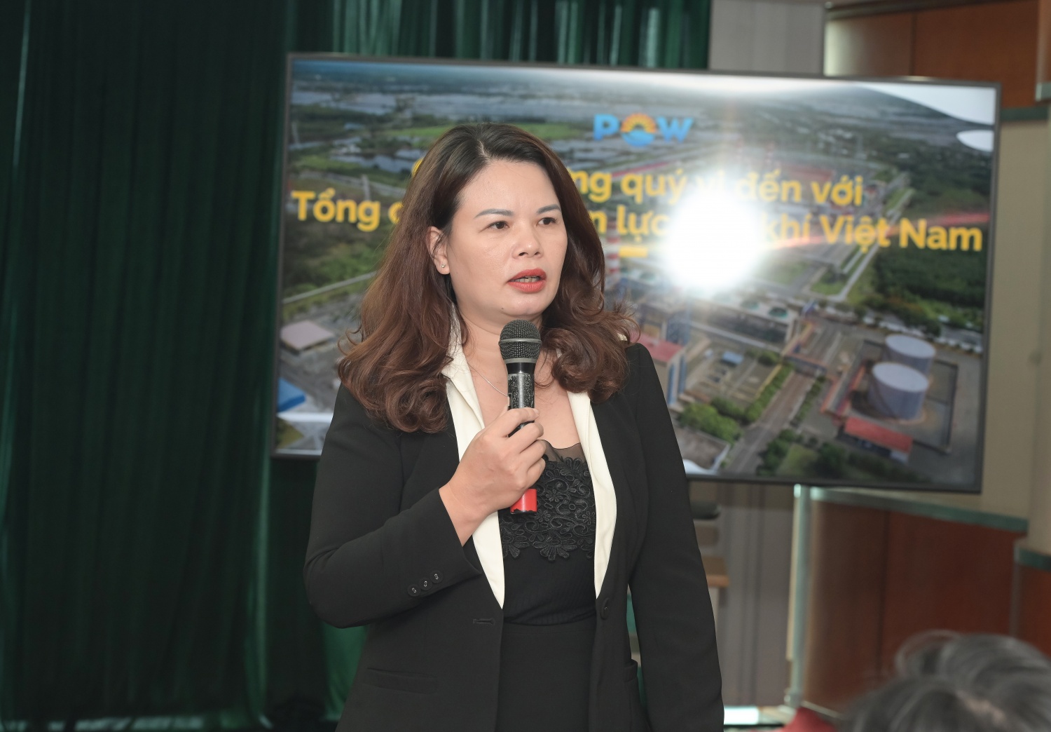 PGS.TS Phạm Thị Tuyết – Phó Hiệu trưởng Trường Đào tạo, Bồi dưỡng cán bộ Học viện Ngân hàng phát biểu PGS.TS Phạm Thị Tuyết – Phó Hiệu trưởng Trường Đào tạo, Bồi dưỡng cán bộ Học viện Ngân hàng phát biểu