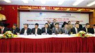 Lễ ký hợp đồng vay vốn trị giá 250 triệu USD giữa Petrovietnam và Tổ hợp các ngân hàng thương mại nước ngoài do ngân hàng Standard Chatered làm đầu mối