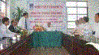 Phó Thủ tướng thường trực Chính phủ Nguyễn Sinh Hùng thăm và làm việc tại Tổng kho xăng dầu Vũng Áng