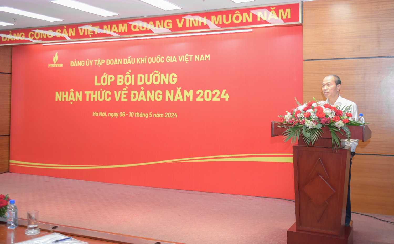 Petrovietnam khai giảng Lớp bồi dưỡng nhận thức về Đảng năm 2024 (lần thứ 2) khu vực Hà Nội”